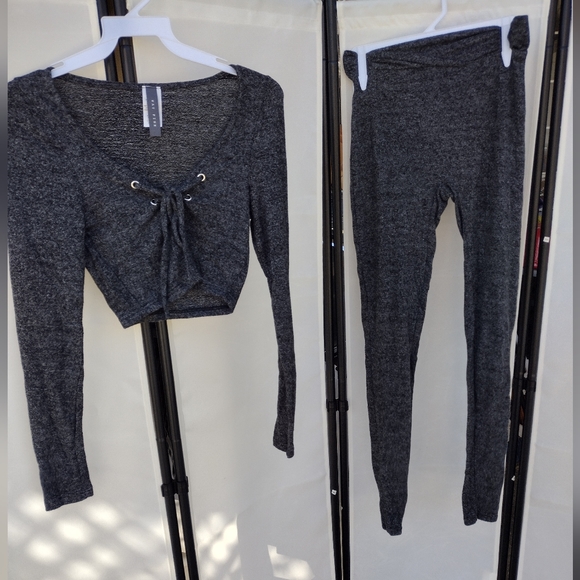 May Pink Crop Top and Leggings Set - Picture 2 of 15